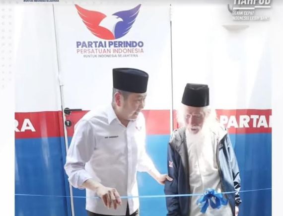 Terima Puskestren dari Ketum Partai Perindo, Pimpinan Ponpes Al Ishlah: Ini Akan Bermanfaat