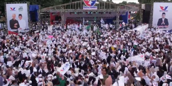TGB Serukan Rakyat Pilih Ganjar Pranowo dan Mahfud MD Pimpin Indonesia