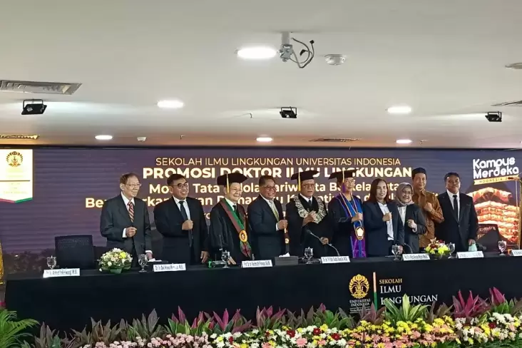 Tulis Disertasi Tata Kelola Pariwisata Berkelanjutan di Sulut, Yerry Tawalujan Raih Gelar Doktor SIL UI 