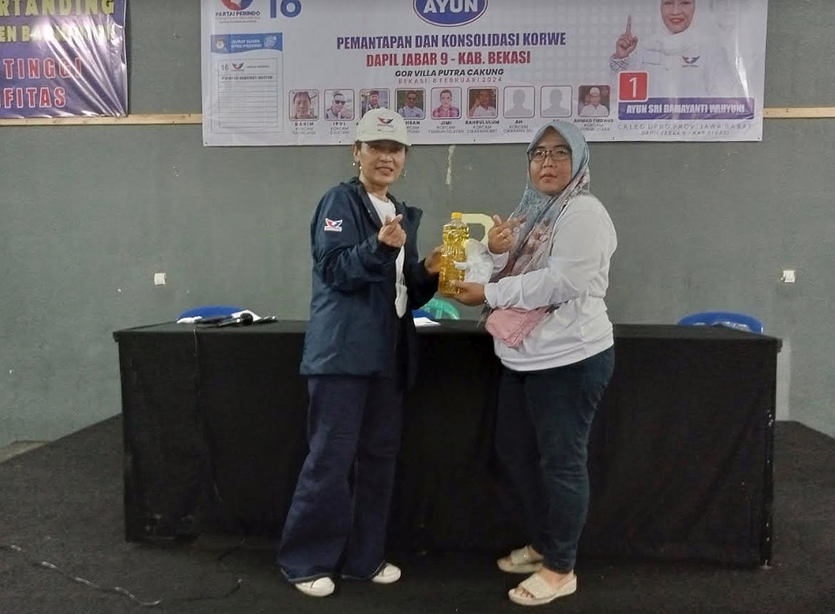 Usai Konsolidasi Tim Pemenangan, Caleg Perindo Ayun Sri Gelar Bazar Murah di Bekasi