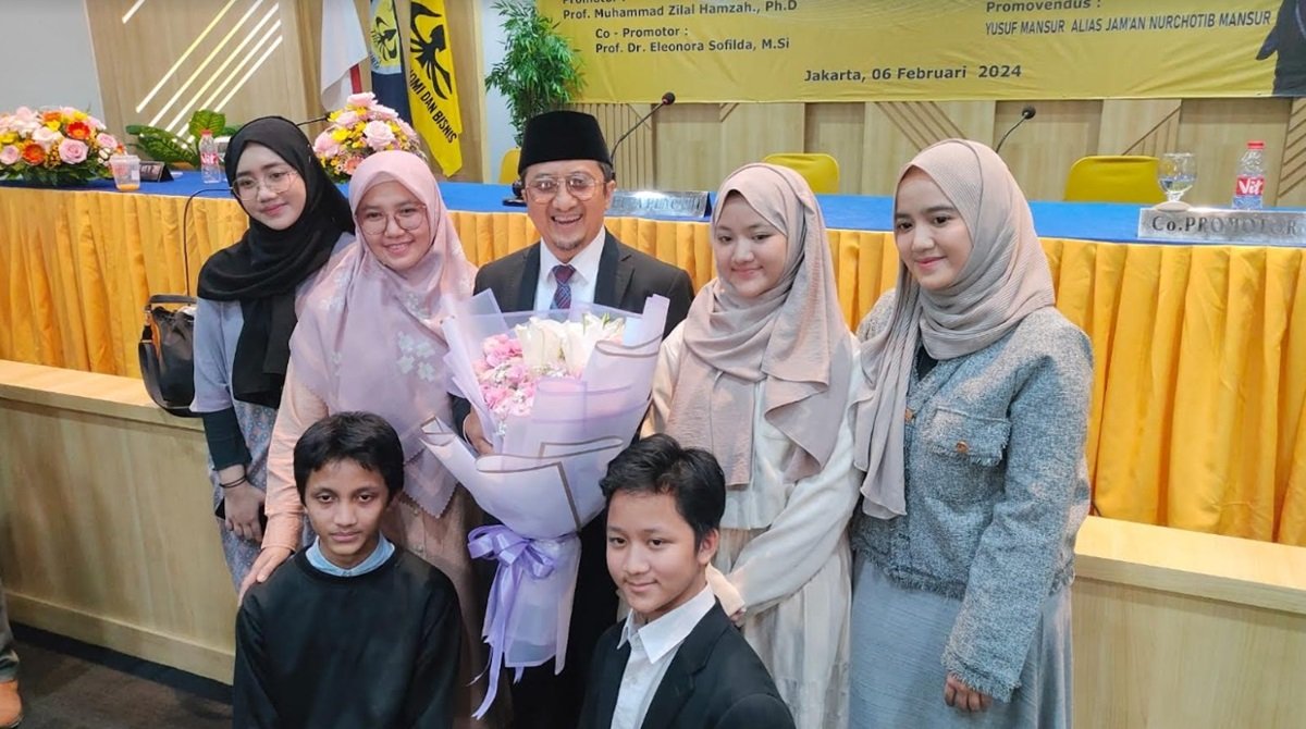 Ustaz Yusuf Mansur Akan Implementasikan Disertasinya ke Rakyat