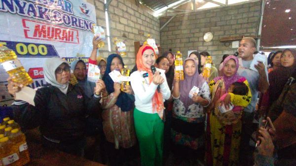 Venna Melinda Gelar Bazar Migor Murah, Warga Kediri: Terima Kasih Partai Perindo