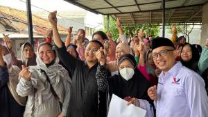 Warga Bambu Apus Cipayung Antusias Sambut Bazar Murah Partai Perindo