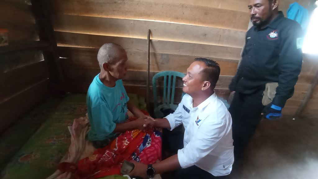 Warga OKU Terharu Difasilitasi Pengobatan Gratis oleh Caleg Partai Perindo Andaran Simbolon