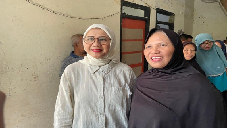 Warga Jaksel Terbantu dengan Bazar Murah yang Digelar Caleg Partai Perindo Alva Ruslina
