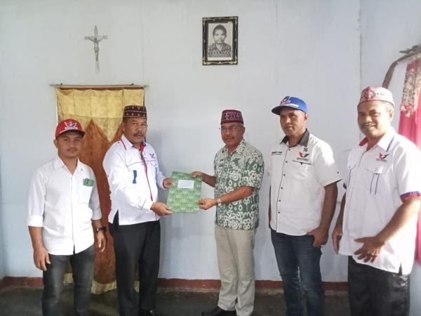 Mantap Nyalon Bupati, Ben Isidorus Kandidat Pertama Daftar di Partai Perindo Manggarai