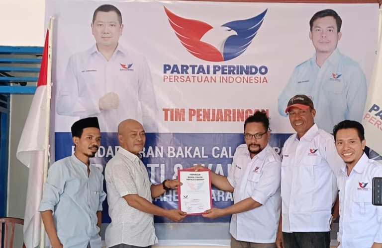 Maju Pilkada Halbar, Petahana James-Djufri Kompak Mendaftar di Partai Perindo