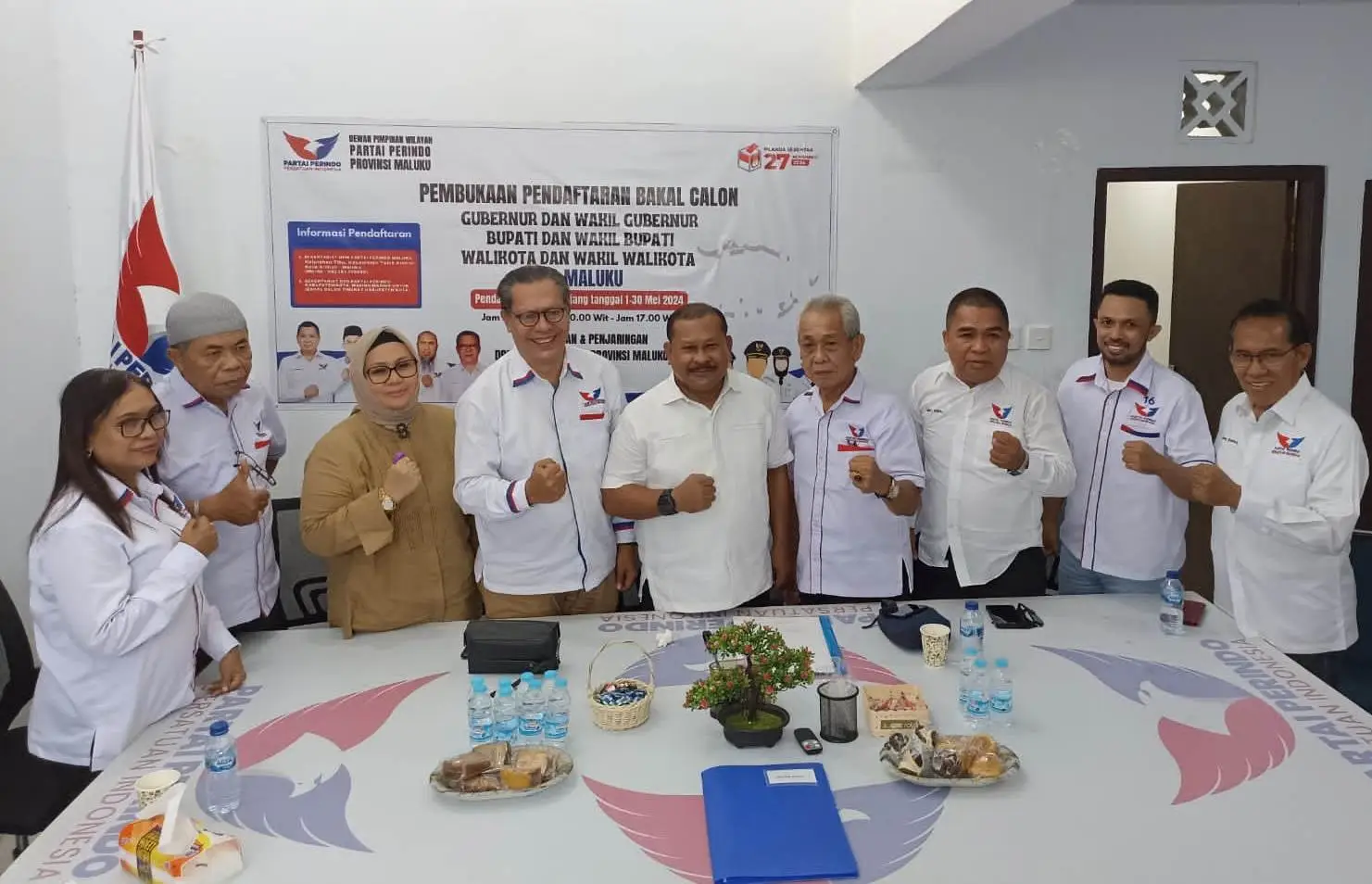 Siap Bertarung di Pilgub Maluku 2024, Mantan Pangdam Pattimura Jeffry Rahawarin Daftar ke Partai Perindo