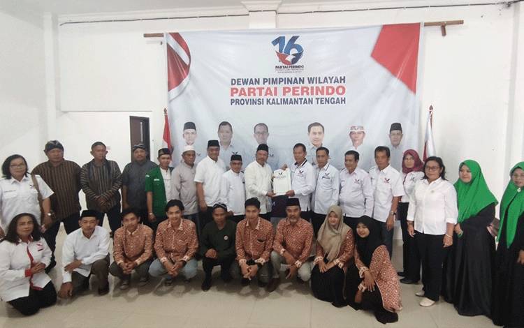 Lanjutkan Safari Politik, Sekda Kalteng Merapat ke Partai Perindo