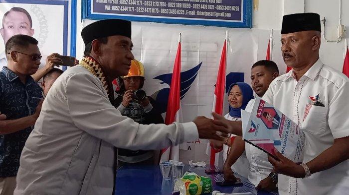 Maju Pilwakot Tual, Konvoi Ratusan Kendaraan Antar Ahmad Yani Renuat Daftar di Partai Perindo