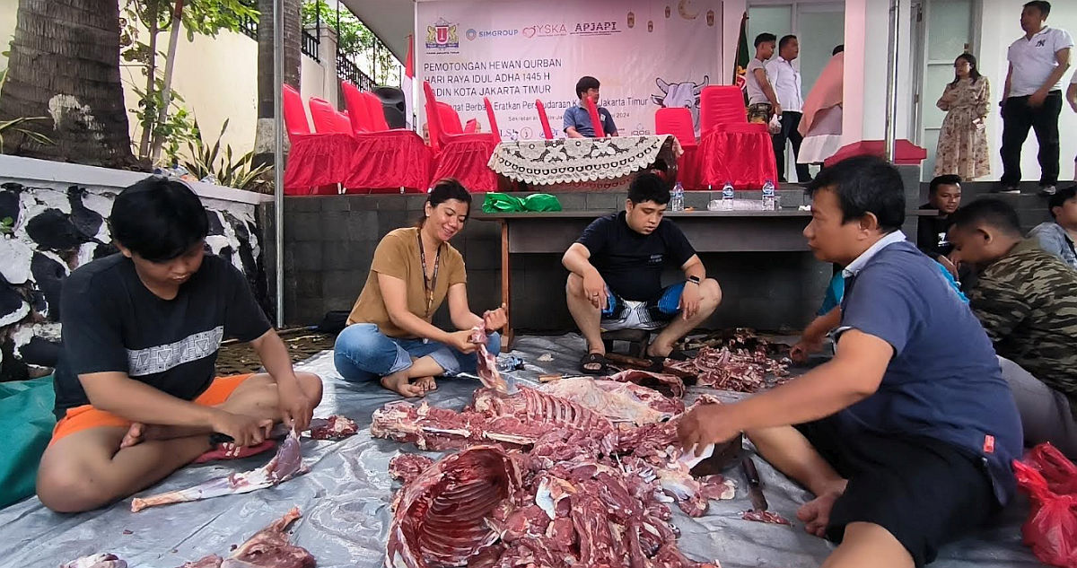 Pemuda Perindo dan Kadin Jaktim Sukses Salurkan 700 Paket Kurban