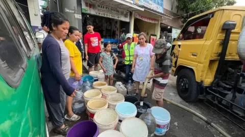 Warga Antapani Bandung Antusias Terima Bantuan Air Bersih dari Partai Perindo 