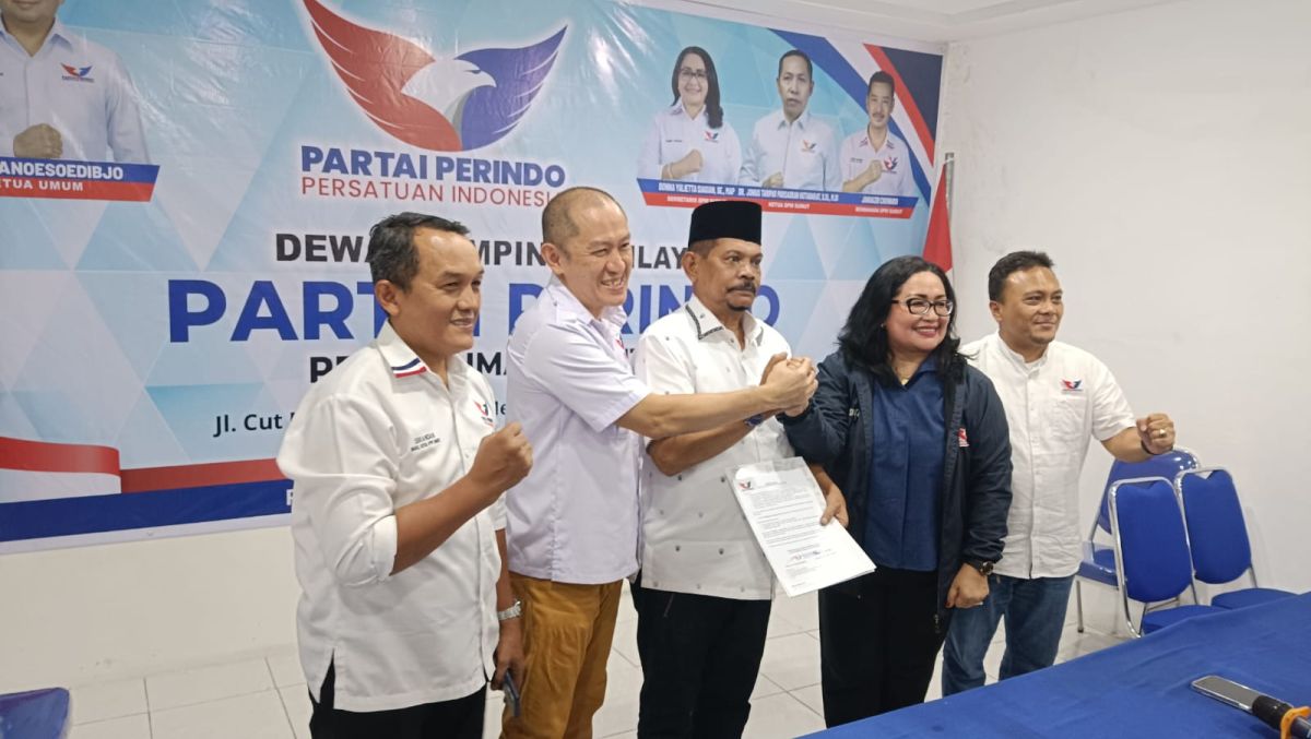 Partai Perindo Serahkan Surat Tugas Rahudman Harahap untuk Pilkada Medan 2024