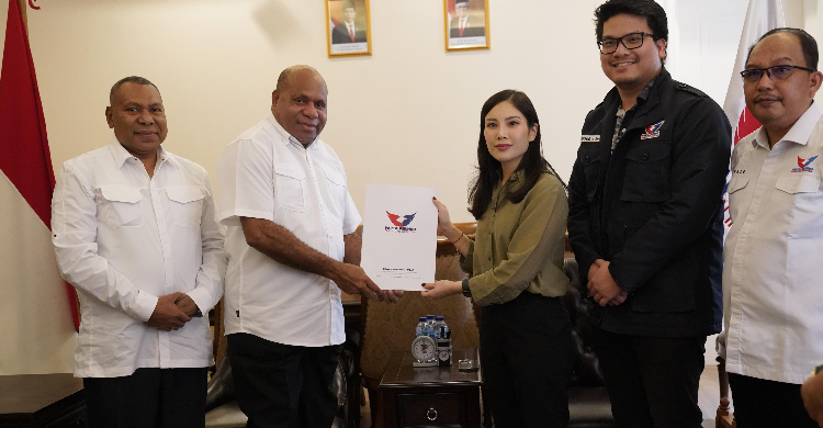 Resmi Dukung Mathius Fakhiri - Aryoko, Angela Tanoesoedibjo: Partai Perindo Berkomitmen Sejahterakan Rakyat Papua