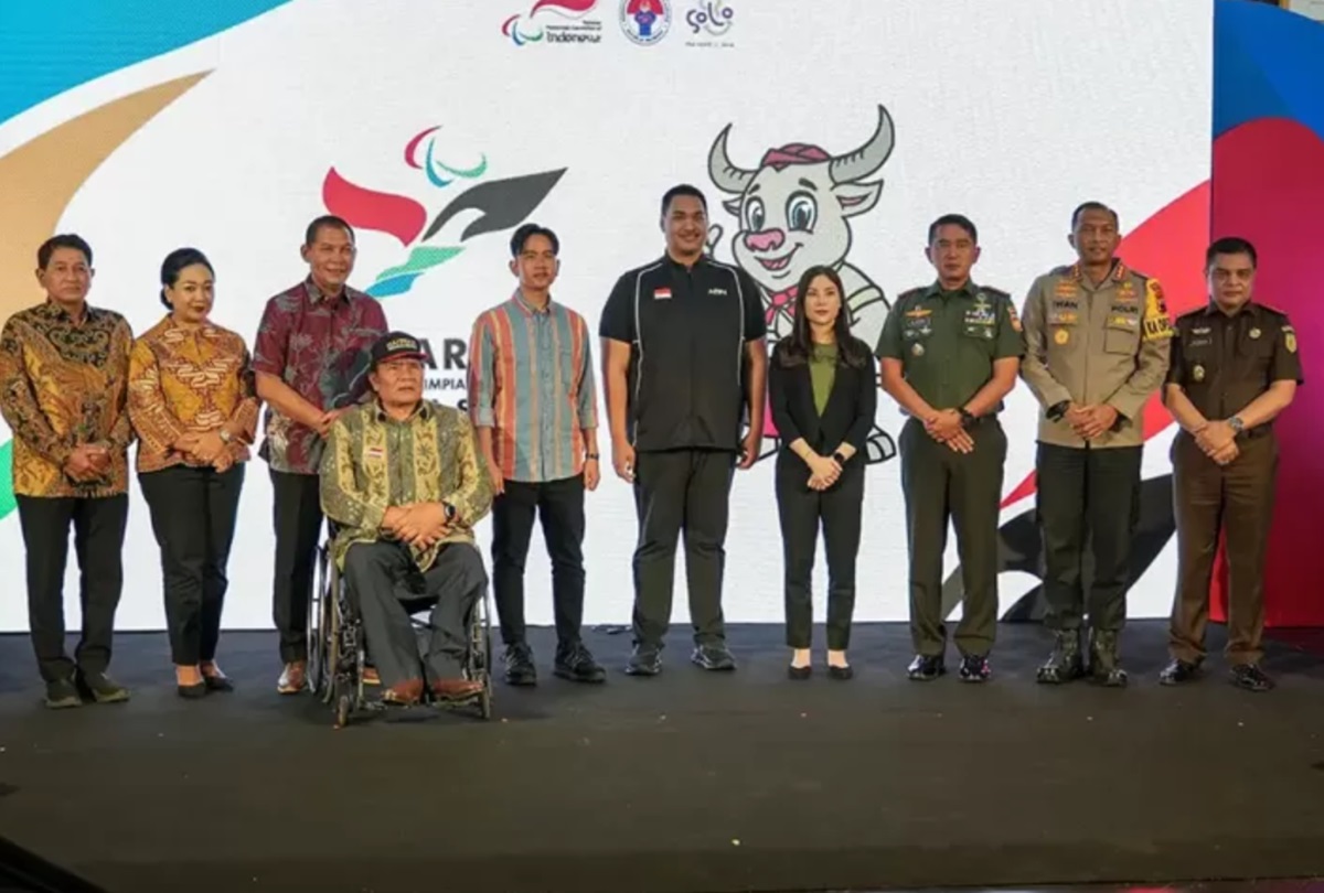 Jokowi Tunjuk Dito Ariotedjo & Angela Tanoesoedibjo sebagai Ketua & Wakil Satgas PON-Peparnas 2024