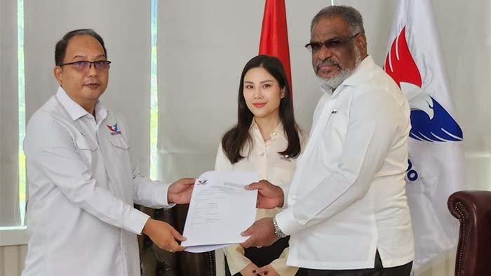 Partai Perindo Serahkan Dukungan B1KWK ke Pasangan Abisai Rollo-Rustan Saru: Sinergi untuk Kota Jayapura