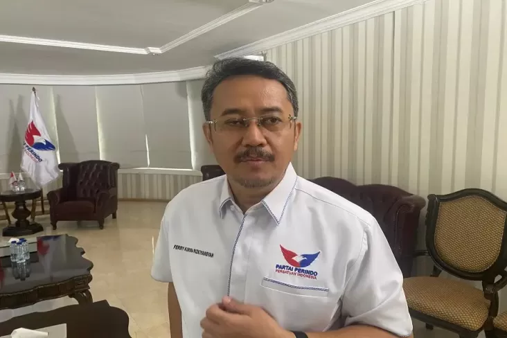 Serahkan SK ke Puluhan Cakada, Ferry Kurnia: Partai Perindo Serius Mengawal Pemenangan 