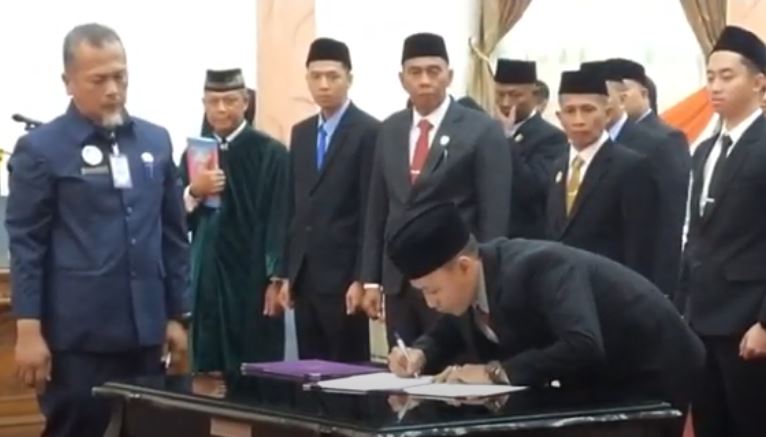 Dikukuhkan Jadi Anggota DPRD Sukamara Kalteng, Dua Kader Perindo Janji Bakal Berjuang untuk Rakyat