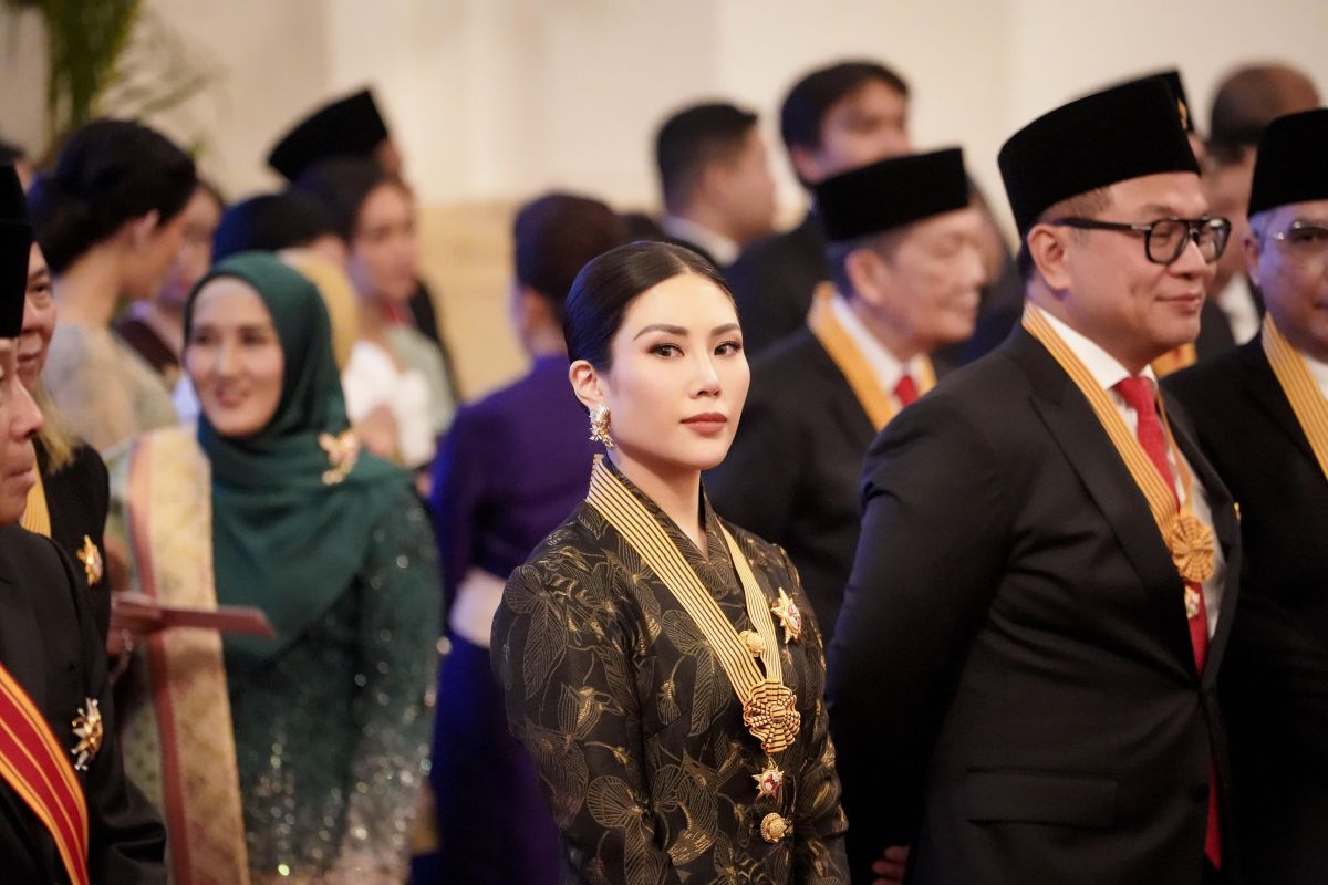 Dianugerahi Bintang Jasa Utama, Angela Tanoesoedibjo Berkomitmen Mengabdi pada Pariwisata
