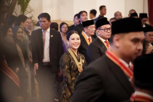 Terima Bintang Jasa Utama, Angela Tanoesoedibjo: Memacu untuk Semakin Mengabdi bagi Masyarakat 