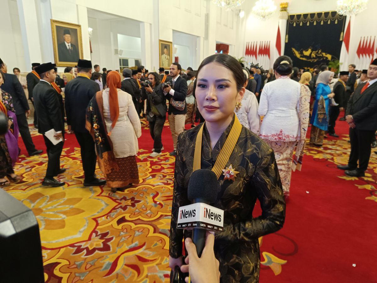 Terima Bintang Jasa Utama dari Presiden Jokowi, Angela Tanoesoedibjo Bakal Terus Eksplor Keindahan Indonesia