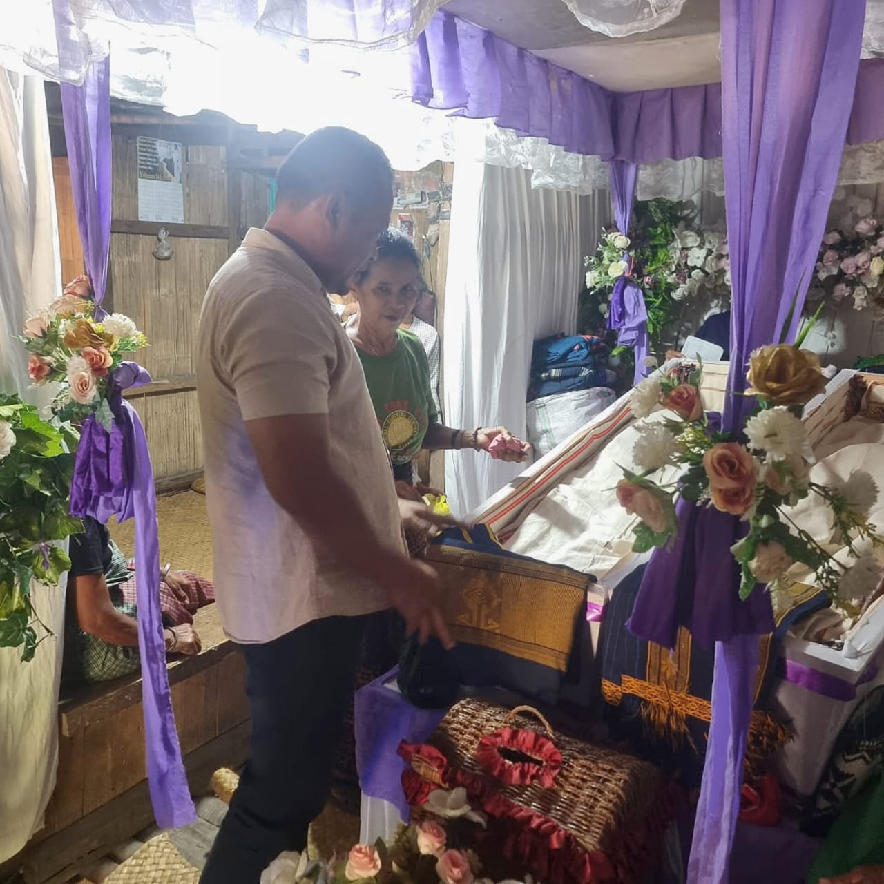 Peduli Sesama, Partai Perindo Sumba Barat Daya Turun Tangan Ringankan Beban Keluarga Korban Sambaran Petir