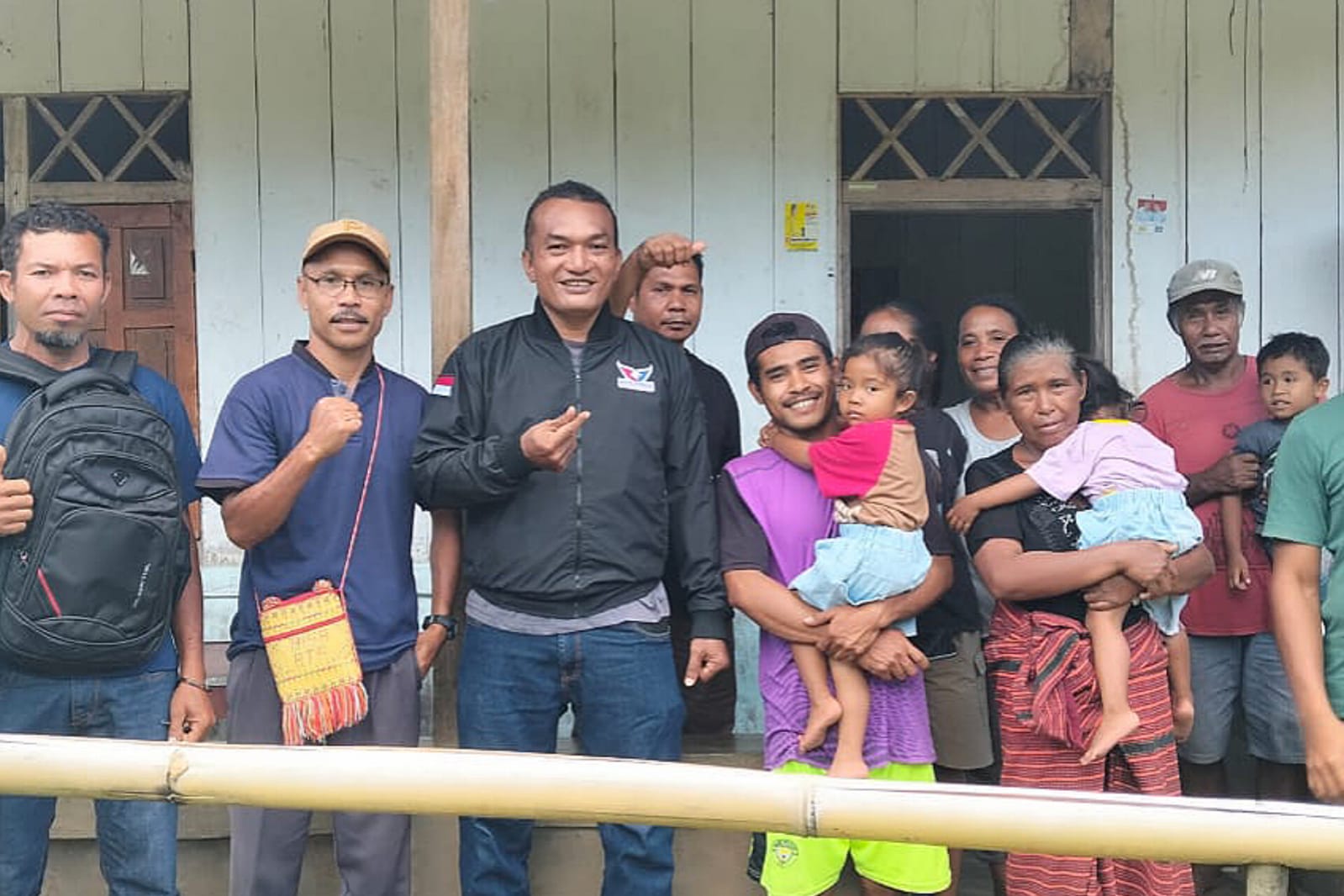 Empati & Peduli, Anggota DPRD Partai Perindo Petrus Elmiance Turun Tangan Bantu 2 Balita Terlantar di Manggarai Timur