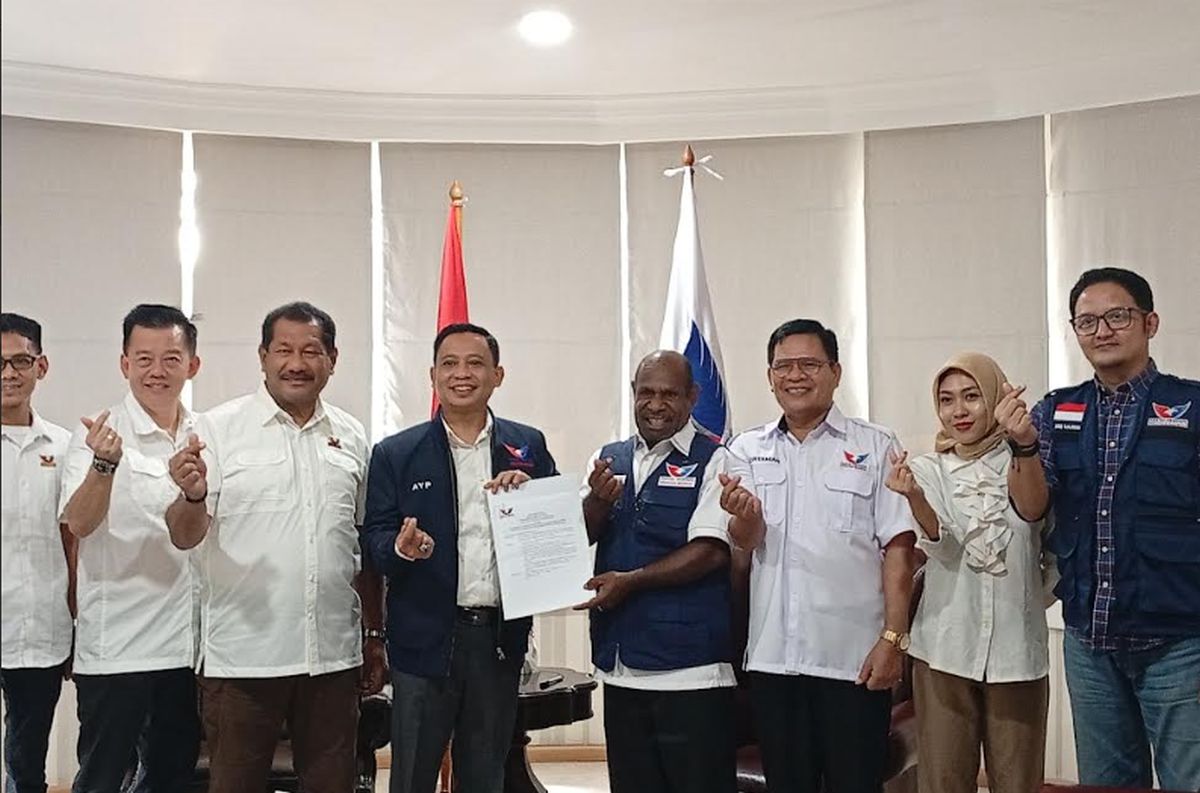 Plt Sekjen AYP Serahkan SK Ketua DPD Mamberamo Tengah ke Itaman Thago: Perindo Harus Berkibar di Bumi Cendrawasih
