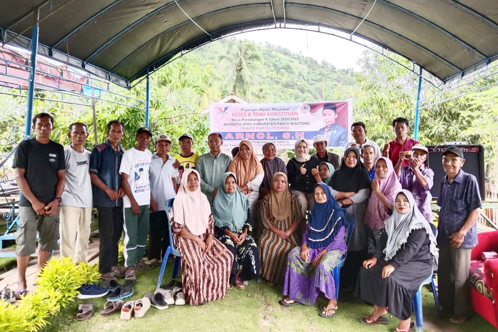 Hadir di Tengah Warga, Legislator Partai Perindo Arnol Aholai Door to Door Serap Curhatan Masyarakat Parigi Moutong