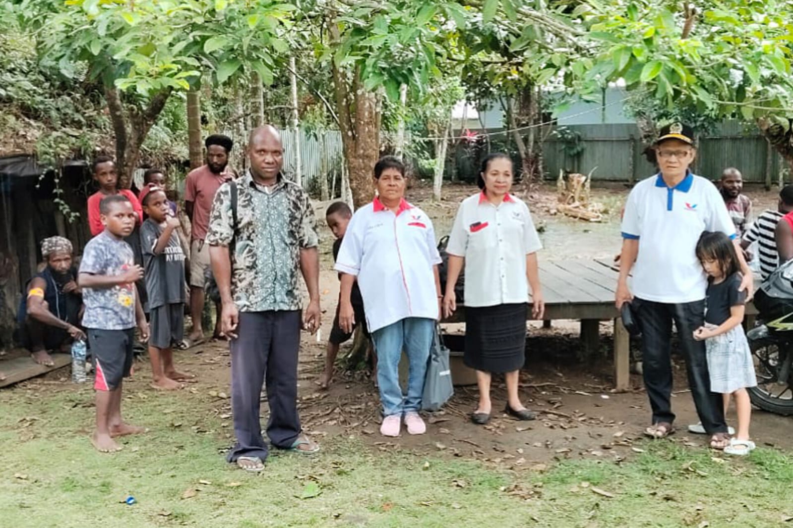 Sigap Turun Tangan & Salurkan Bantuan, Legislator Nabire dari Partai Perindo Musa Mallisa Sambangi Warga Korban Kebakaran