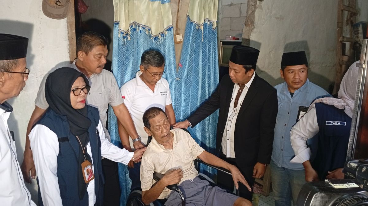 Sejalan dengan Program Pramono-Doel, Legislator Perindo Dina Masyusin Serahkan Bantuan Kursi Roda