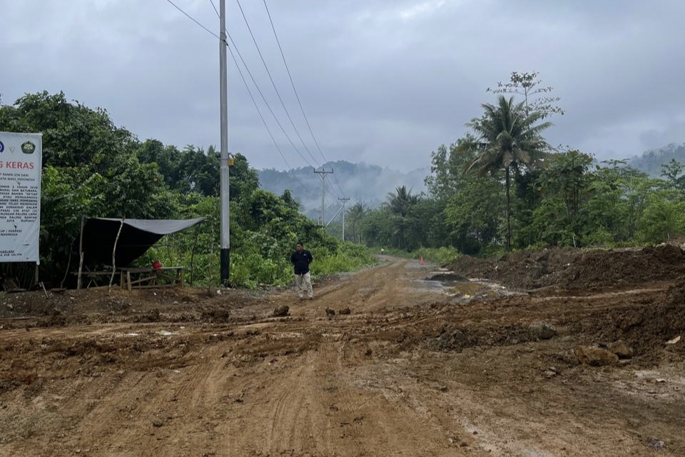 Jalan Lintas Rusak oleh Kendaraan Tambang & Ganggu Aktivitas Warga Halmahera Timur, Legislator Partai Perindo Sufarddin: Segera Perbaiki demi Keselamatan!