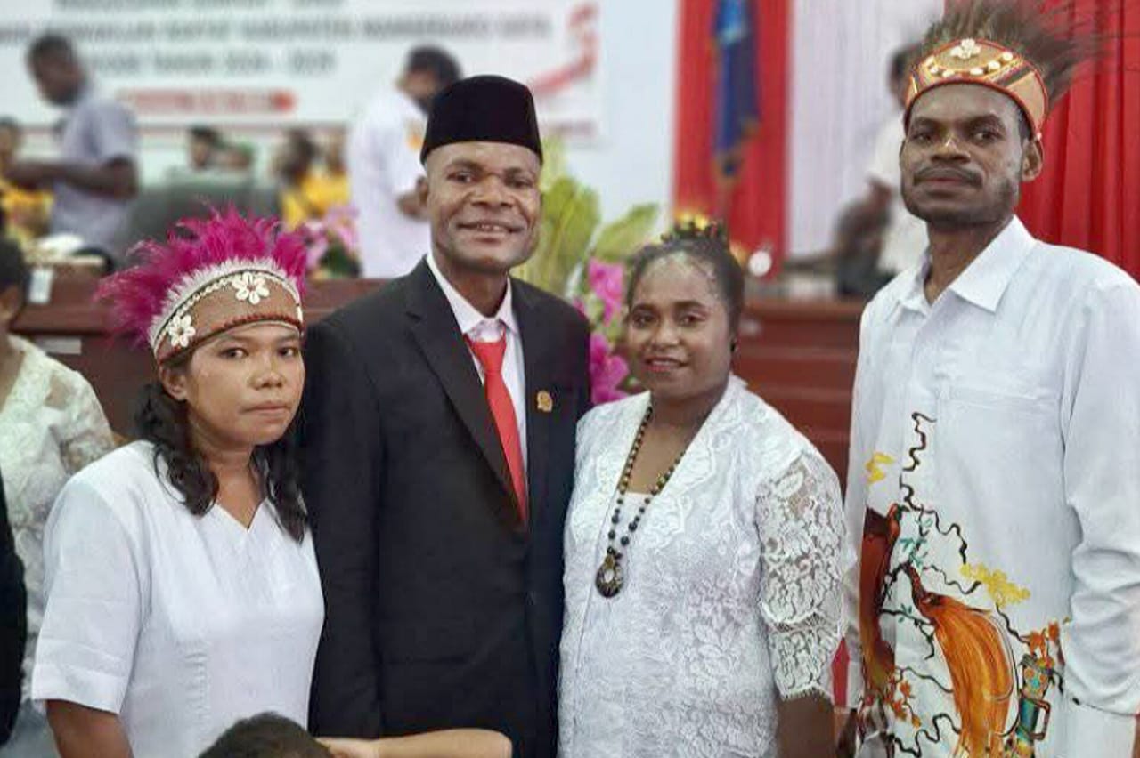 Mantan Operator Chainsaw Resmi Dilantik Jadi Anggota Dewan, Legislator Partai Perindo Daniel Antoh Siap Majukan Pendidikan Mamberamo Raya