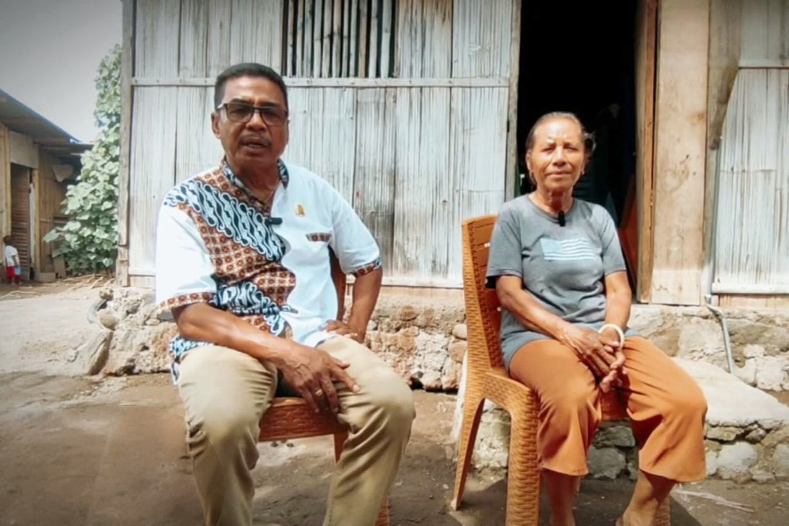 Terima kasih, Puji Tuhan! Warga Sikka NTT Ini Kini Bisa Nikmati Listrik Berkat Bantuan Legislator Partai Perindo Marthen Luther Adji