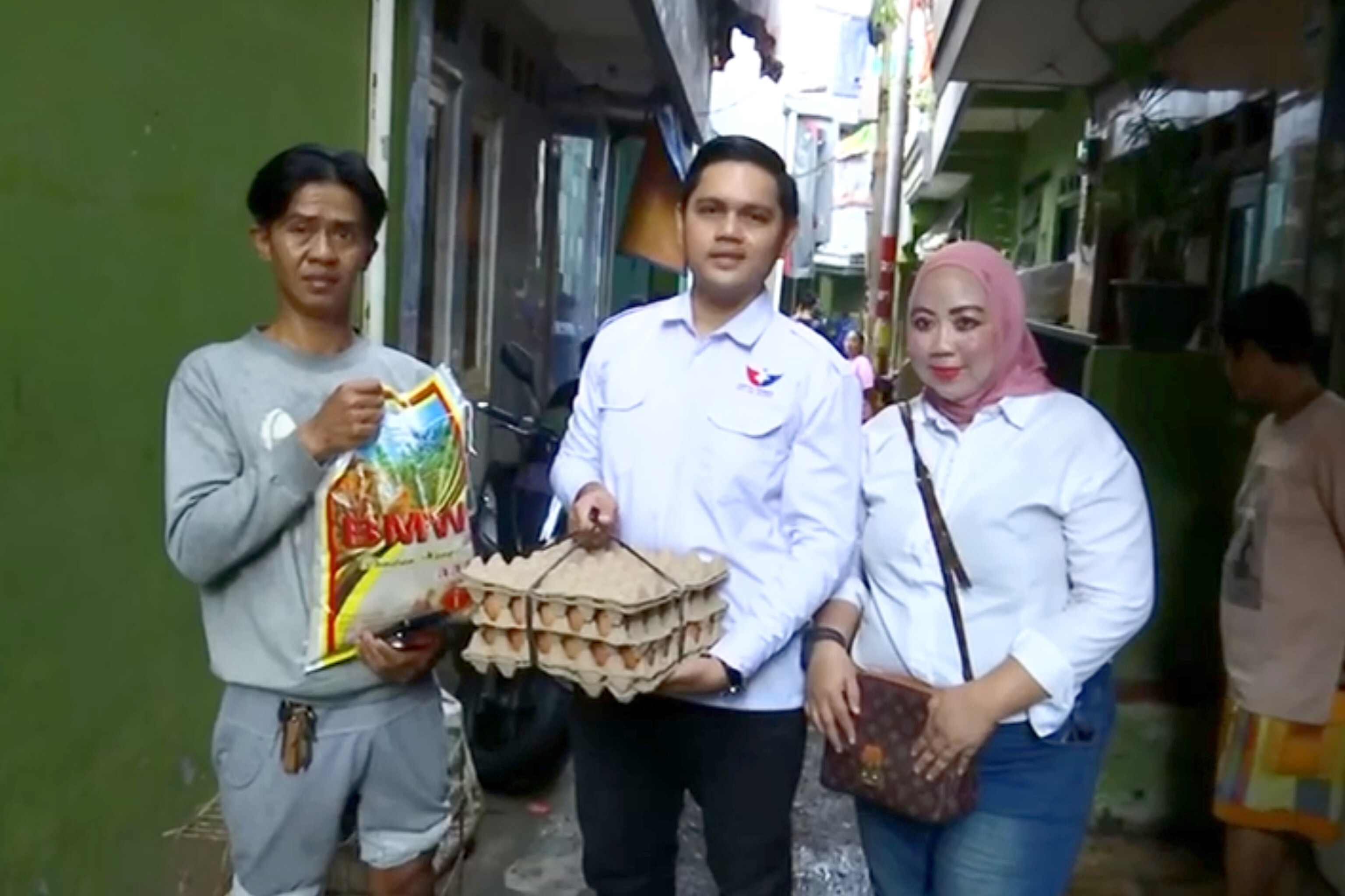 Peduli & Cepat Tanggap! Partai Perindo Jakarta Timur Turun Tangan Bantu Korban Banjir Kebon Pala