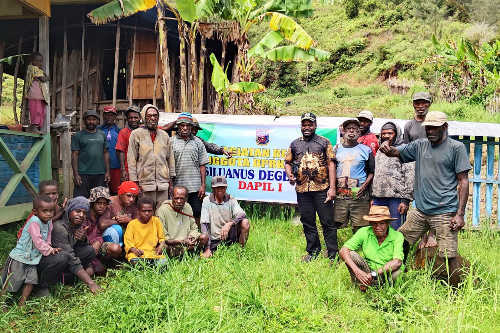 Reses Legislator Partai Perindo Paniai Papua Tengah Siluanus Degei Penuh Kehangatan, dari Curhatan Listrik hingga Bakar Ayam Bareng