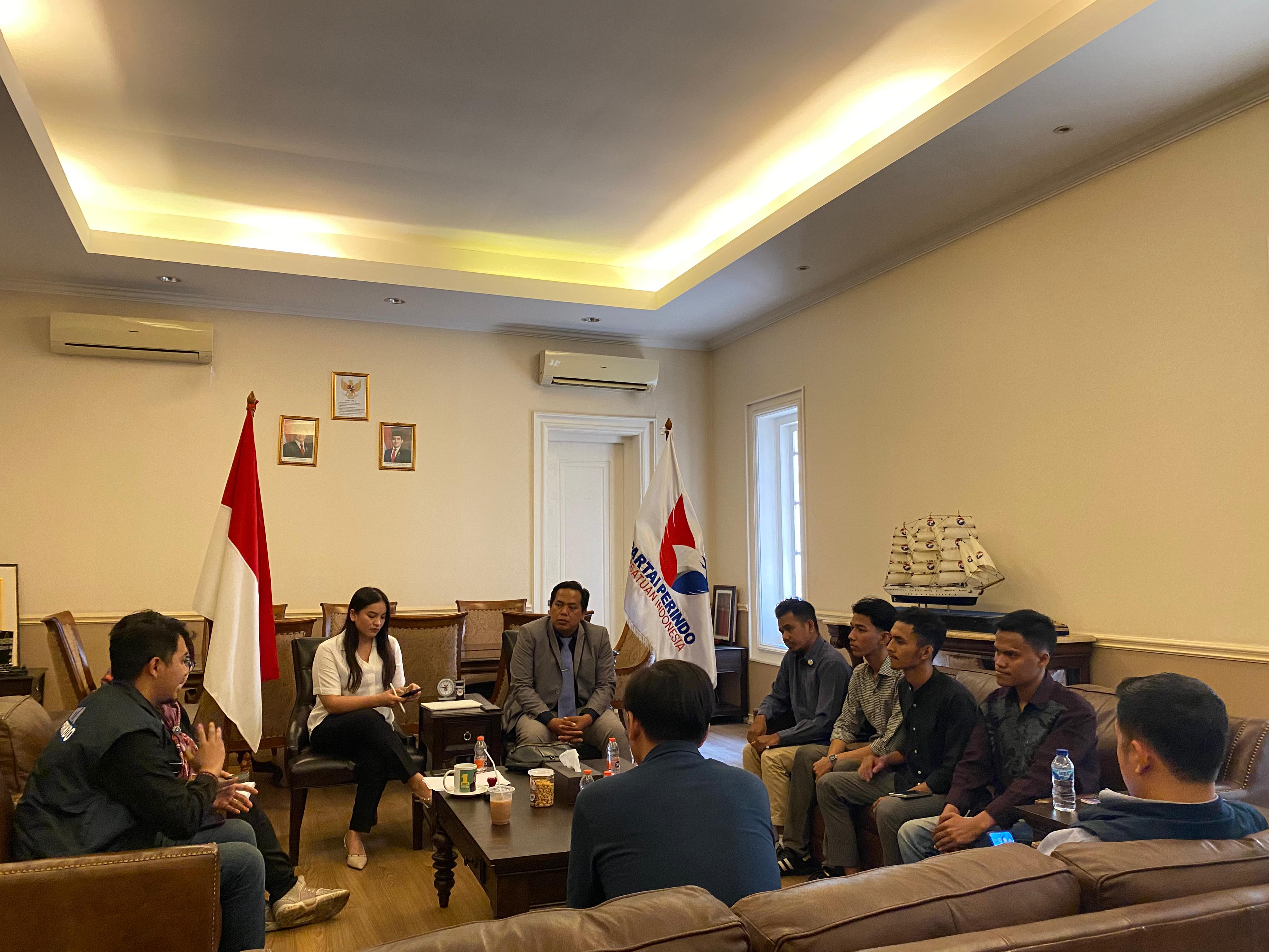 Perkuat Kolaborasi Pengawasan Demokratis, Puspadaya Perindo Terima Audiensi Aliansi Mahasiswa Sumba Jakarta