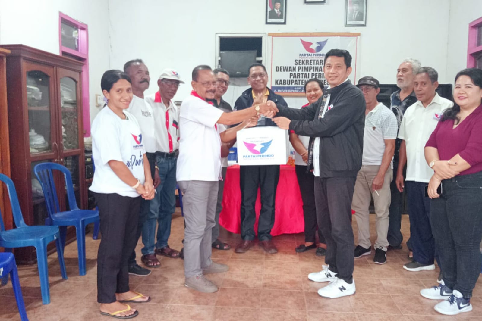 Peduli Keselamatan Warga Terdampak Erupsi Gunung Lewotobi, Partai Perindo NTT Salurkan Bantuan ke Flores Timur