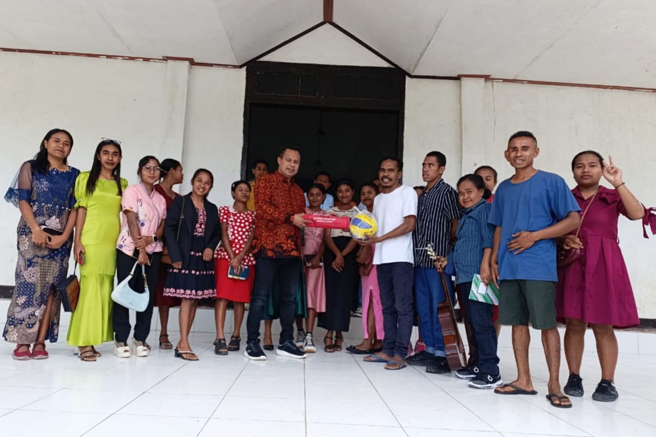 Gelar 2 Turnamen Voli, Legislator Partai Perindo Marthen Natonis Pacu Prestasi Pemuda & Gairahkan Ekonomi Lokal