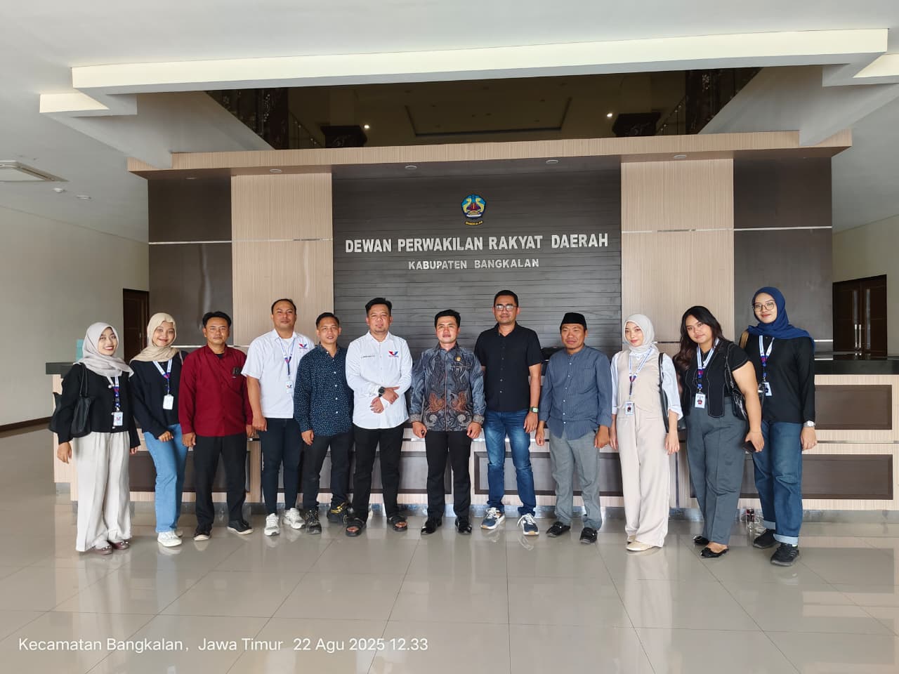 Bertajuk “Belajar Sehari Menjadi Anggota Legislatif", Anggota DPRD Bangkalan Muhammad Mosleh Terima Tujuh Peserta Magang PDP DPW Partai Perindo Jatim