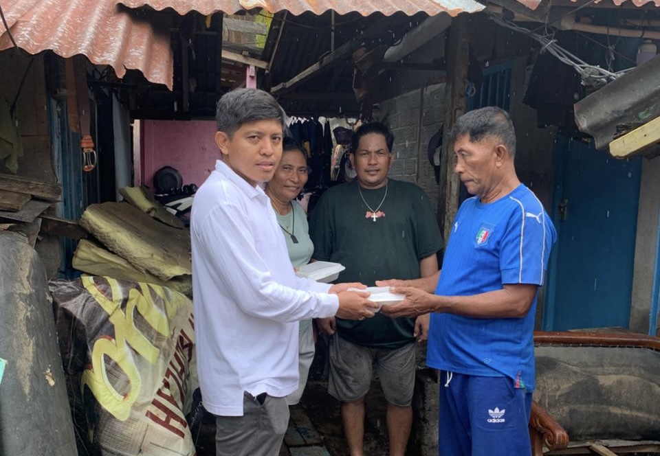Cepat Tanggap & Peduli, Legislator Partai Perindo Devie Honce Barakati Beri Bantuan ke Korban Banjir di Bitung