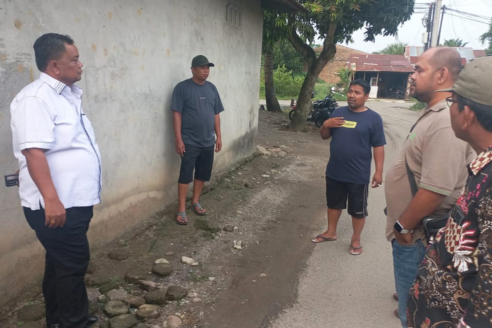 Respons Aduan Warga, Legislator Partai Perindo Binsar Simarmata Dorong Pemkot Medan Benahi Jalan & Bangun Drainase