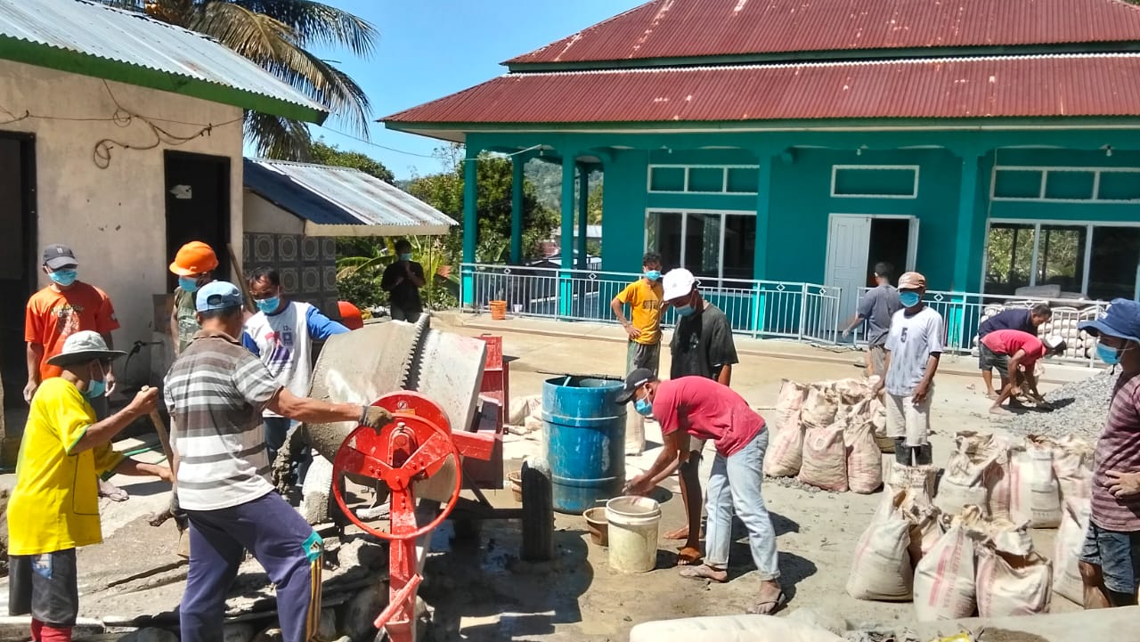 Peduli Kebutuhan Warga Manggarai Barat NTT, Legislator Partai Perindo Hasanudin Turun Tangan Bangun Akses Jalan Masjid Al Huda
