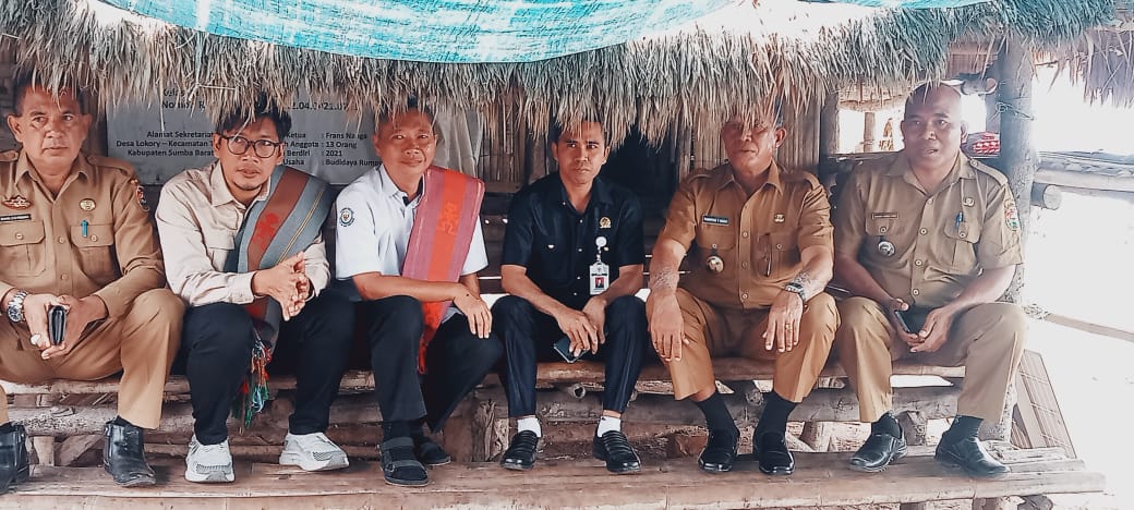 Legislator Perindo Dampingi Wabup Sumba Barat Dialog dengan Kelompok Budidaya Rumput Laut