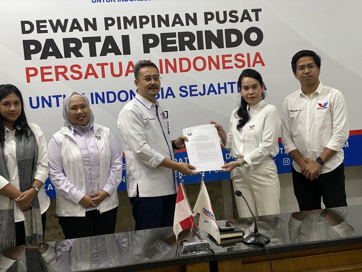 DPP Partai Perindo Serahkan SK Plt Definitif ke Ketua DPW Perindo Bangka Belitung