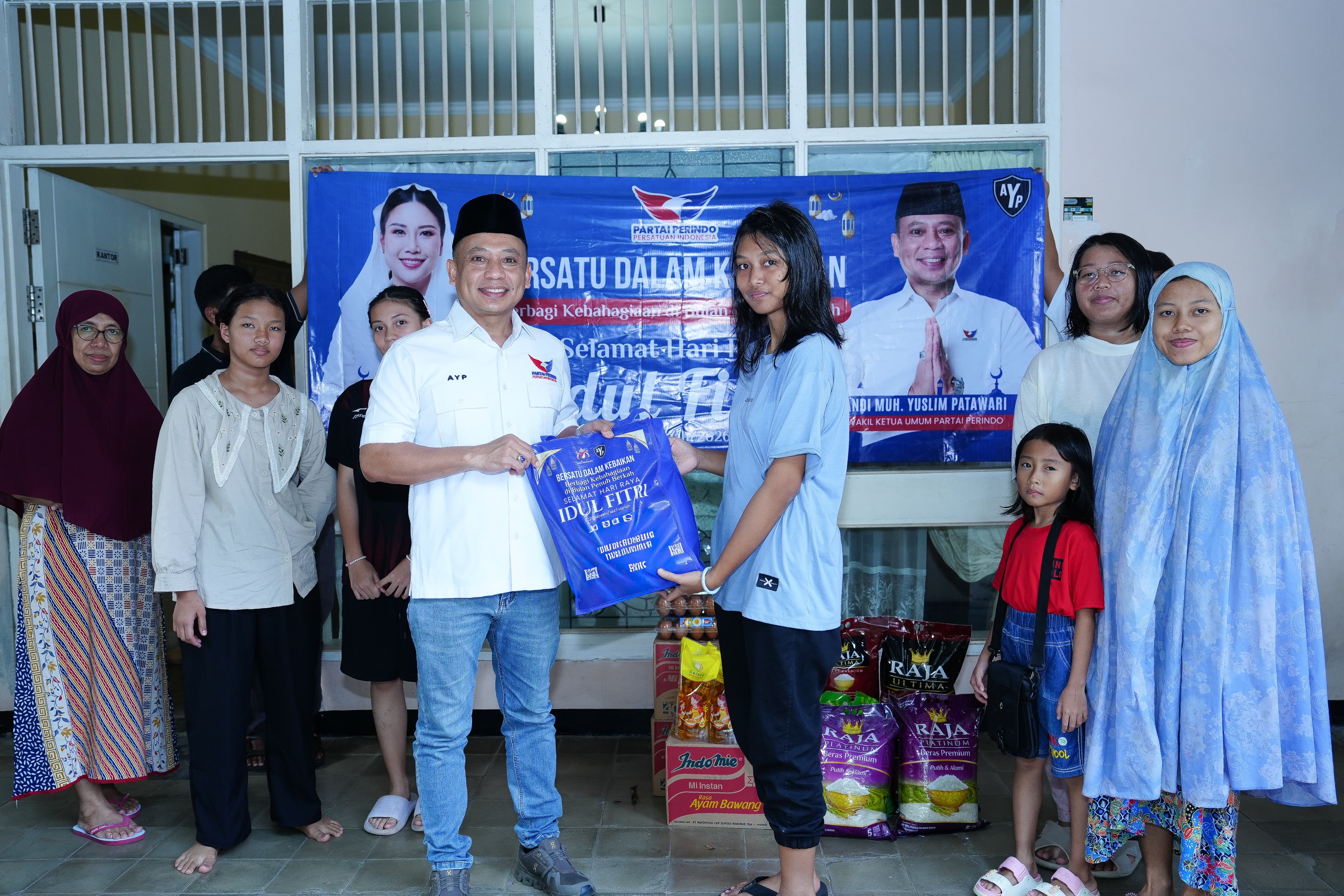 Hadirkan Senyum di Penghujung Ramadan, Waketum Perindo Berbagi Sembako di Panti Asuhan