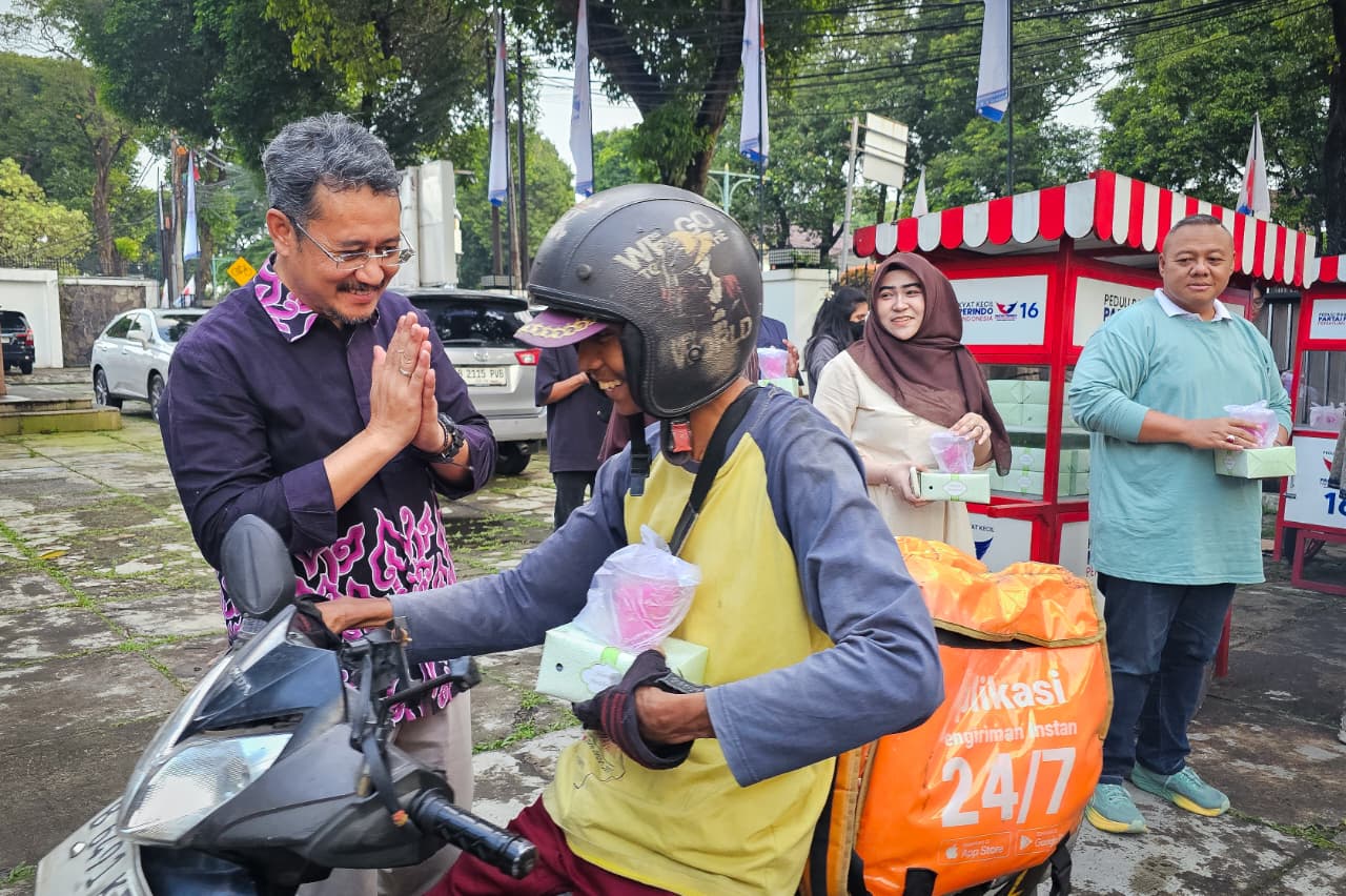 Berbagi Takjil dan Modal Usaha, Partai Perindo Dorong UMKM Tumbuh di Bulan Ramadan