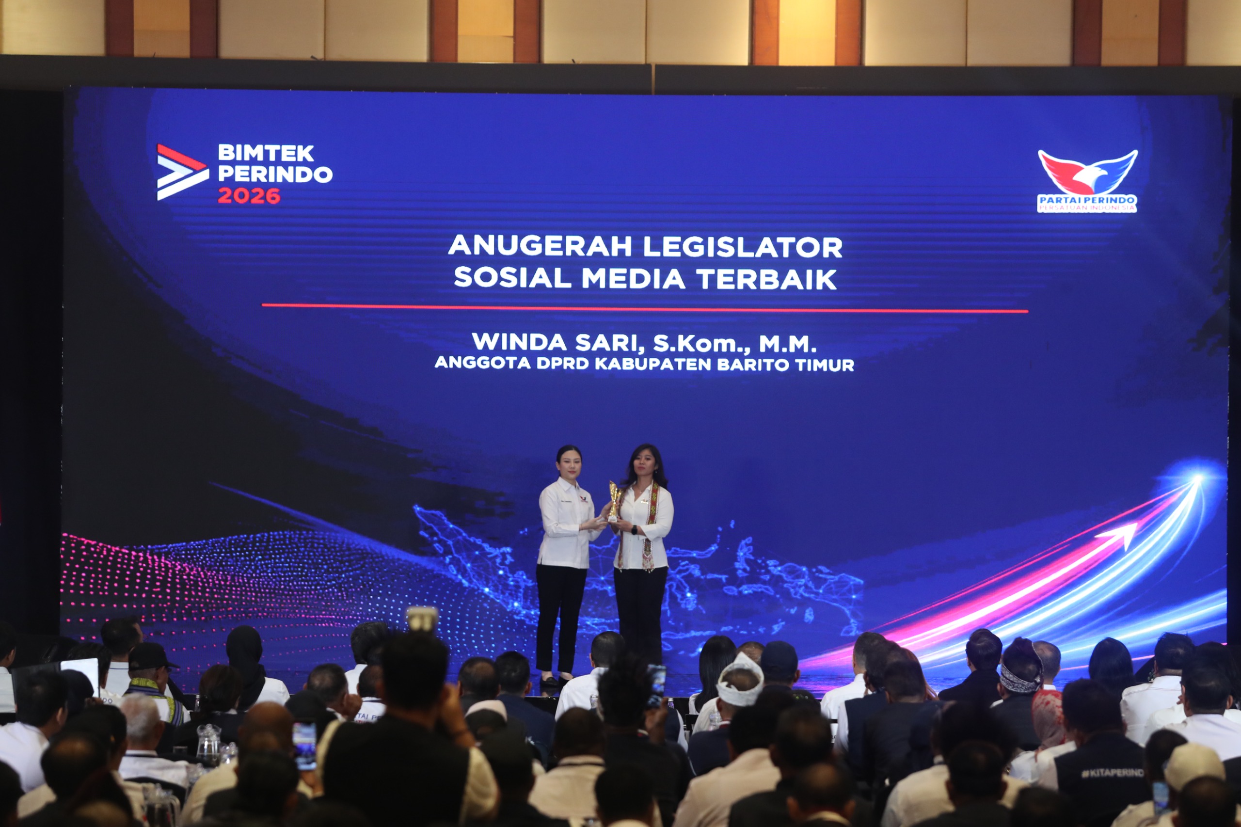Buktikan Media Sosial Jadi Sarana Pelayanan dan Aspirasi Publik, Winda Sari Sabet Anugerah Media Sosial Terbaik dari Partai Perindo