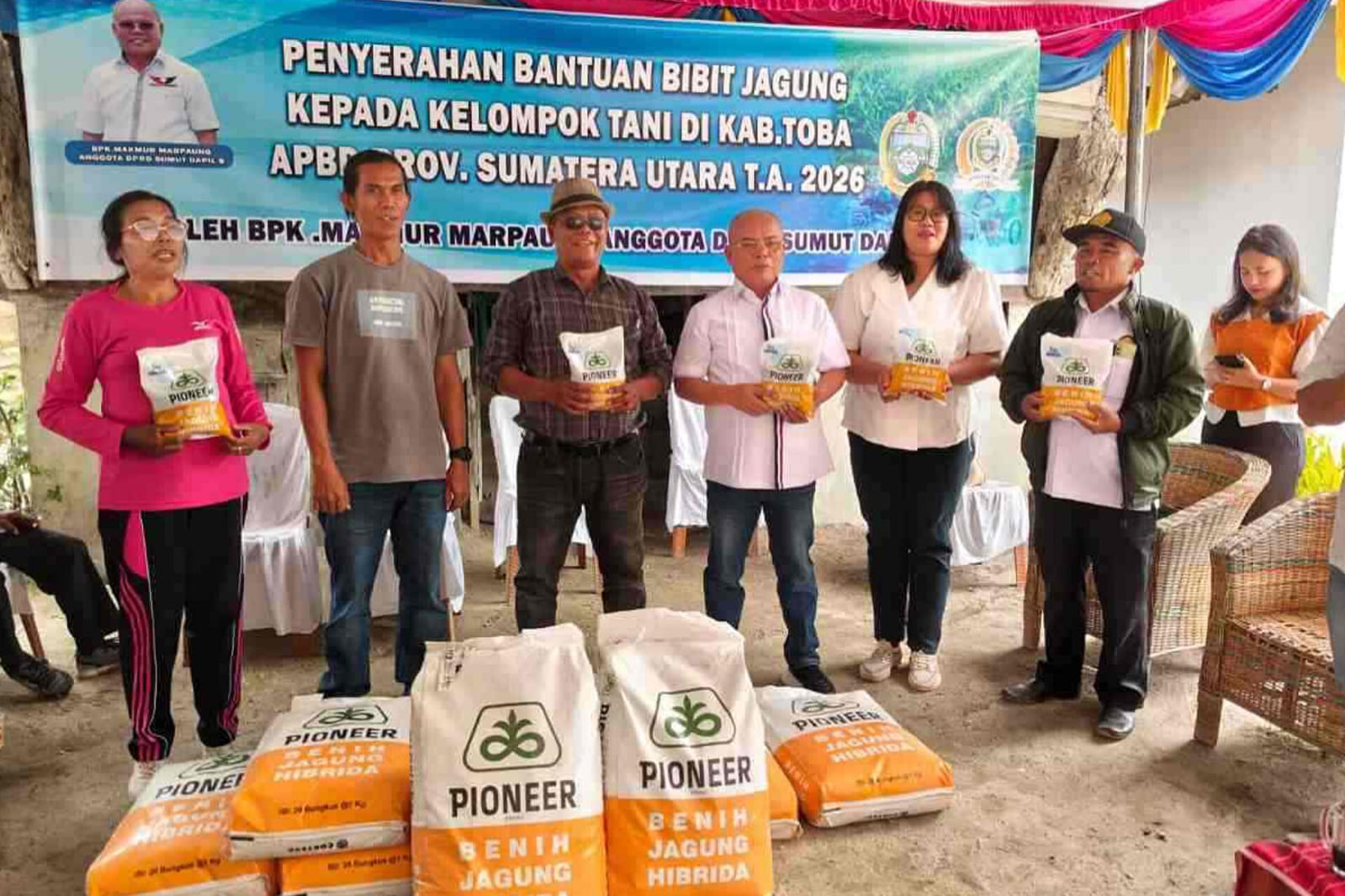 Kawal Aspirasi Petani Toba, Makmur Marpaung Salurkan 1 Ton Lebih Benih Jagung