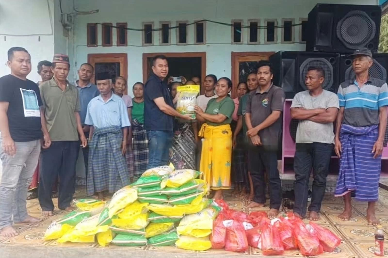 Salurkan Bantuan Logistik, Perindo Manggarai Barat Dorong Pemulihan Rumah Korban Gempa